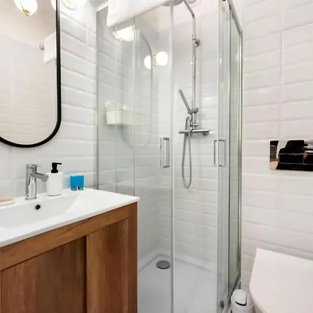 Plac Konstytucji 2 By Nyx Apartment Warschau